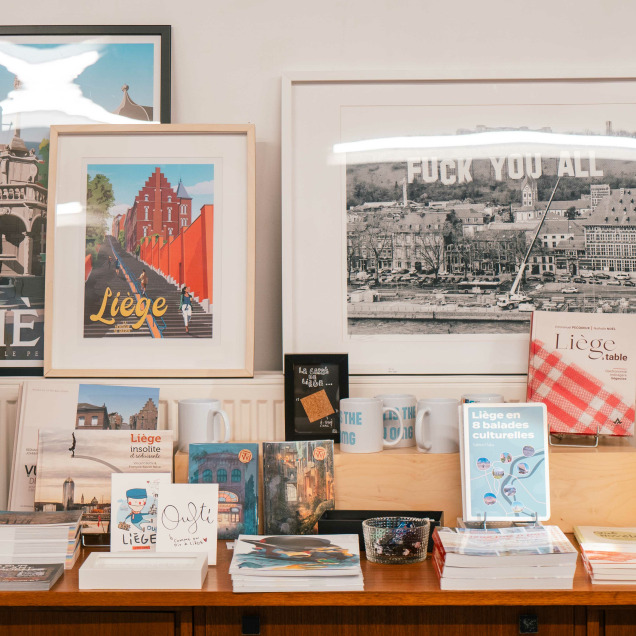 Photo de l'intérieur du commerce de produits Wallons à Liège - Coin Cadres