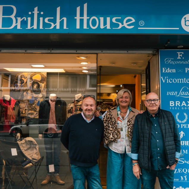 Photo de l'équipe du magasin de vêtements sur mesure et de marques British House à Liège.