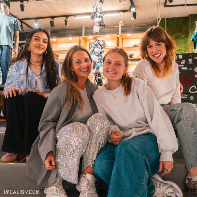 Equipe du magasin Collector à Liège, boutique spécialisée en mode urbaine