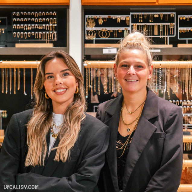 L'équipe du magasin “Coco Bijoux et Accessoires” à Liège.