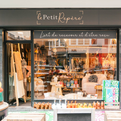 Vue extérieur de la boutique ''Le Petit Repère'' à Liège