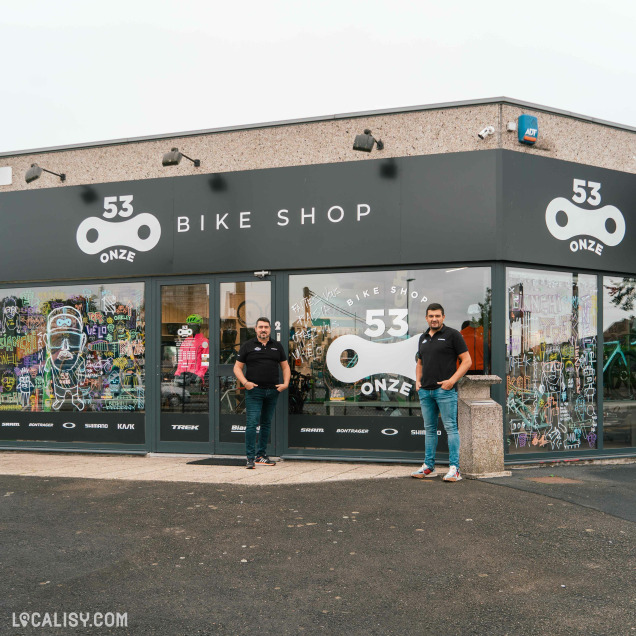 Façade du magasin de vélos 53Onze à Seraing.