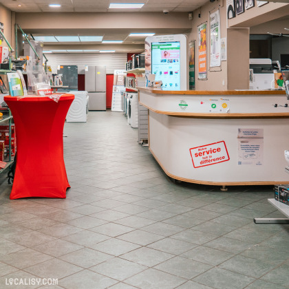 Comptoir d’accueil et service client au magasin d’électroménagers à Chênée.