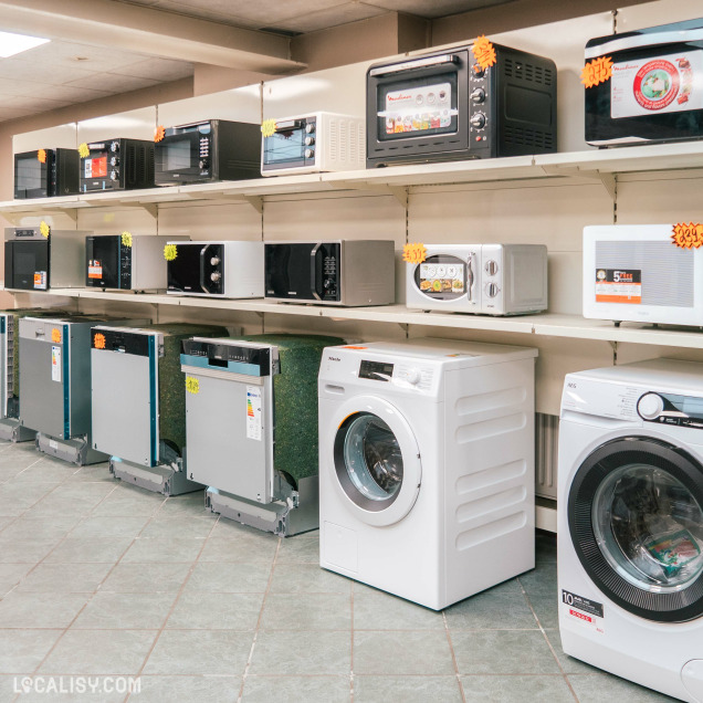 Sélection d’électroménagers et appareils de cuisine au magasin à Chênée.