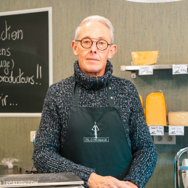 Portrait du gérant dans la fromagerie Fil Ô Fromage à Welkenraedt.