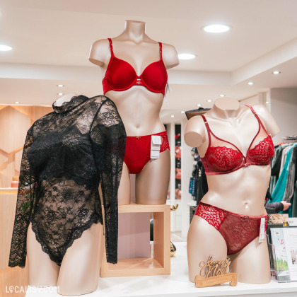 Présentation de lingerie élégante dans la boutique Caraco Lingerie à Malmedy.