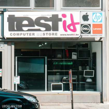 Magasin Testit 2 à Liège, spécialisé dans la vente et la réparation de matériel informatique reconditionné.