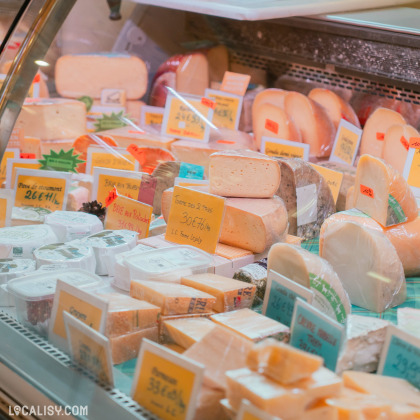 Sélection de fromages bio au magasin Bio-shopping à Malmedy.