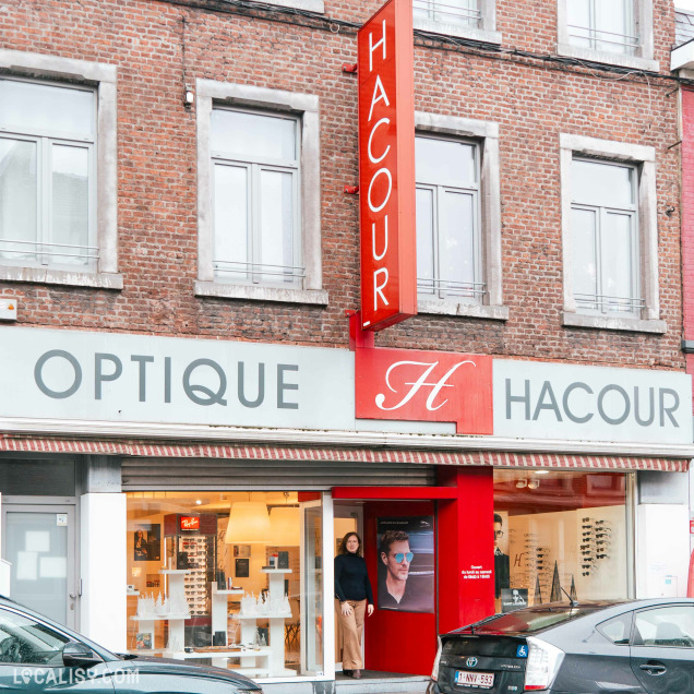 Façade du magasin optique Hacour à Seraing.