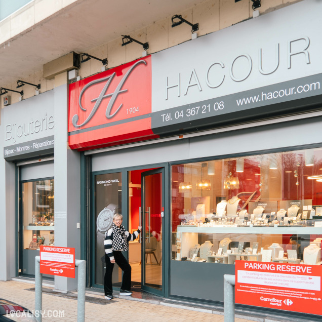 Façade de la bijouterie Hacour située à Embourg.