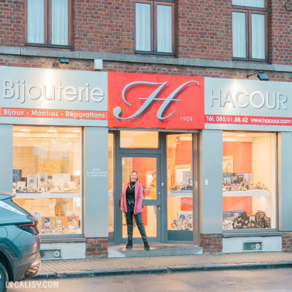 Façade de la bijouterie Hacour à Nandrin, spécialisée en bijoux et montres.